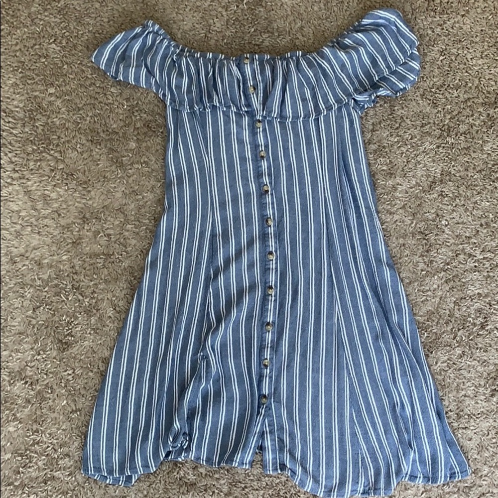 American Eagle juniors off the shoulder dress